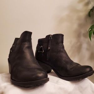 Teva Foxy Ankle Boots VGUC